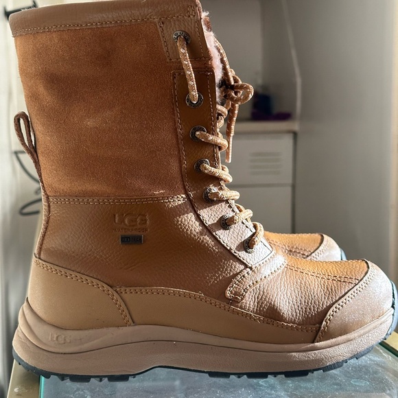 Women’s Ugg boots in Like new and perfect condition! - Picture 6 of 8
